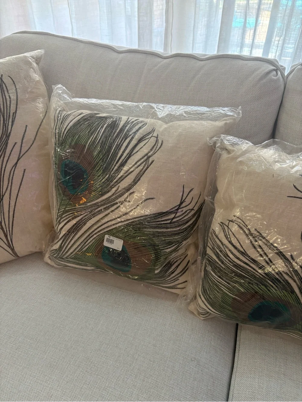 (4)Peacock Feather Decorative Pillows- Cream with Green Accent- Peking handicraf